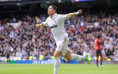 ROR电竞热评-塔队长传助攻队友